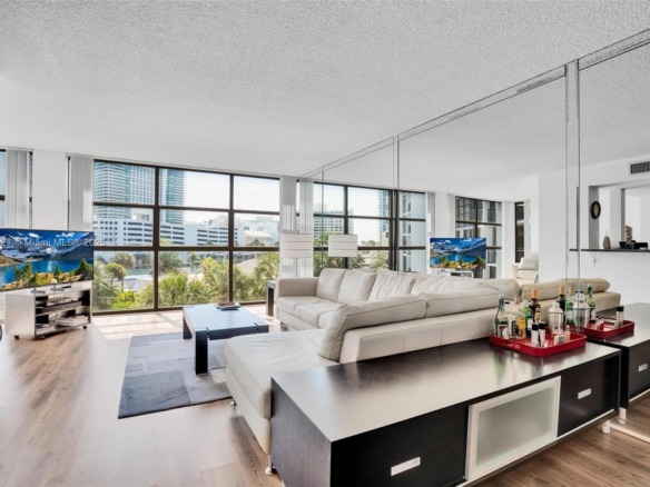 600 Parkview Dr, Hallandale Beach FL 33009 — #A11788621