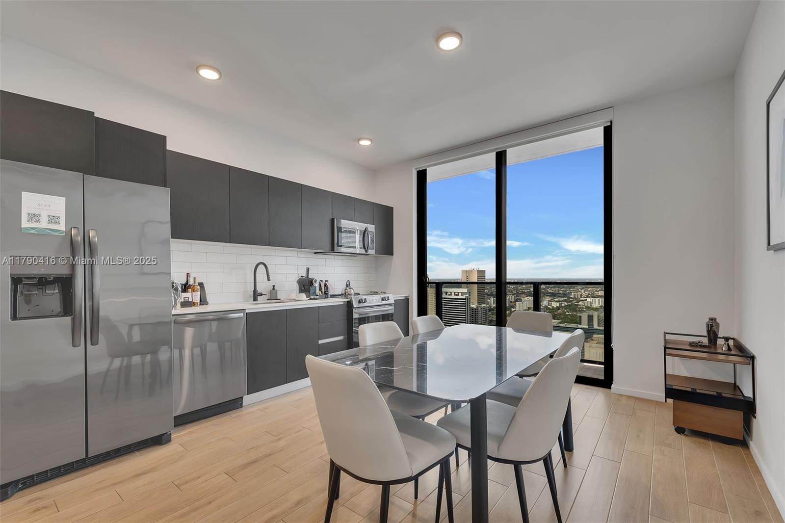 1ad5be0d-5148 398 NE 5th St # 3901, Miami FL 33132 — #A11790416