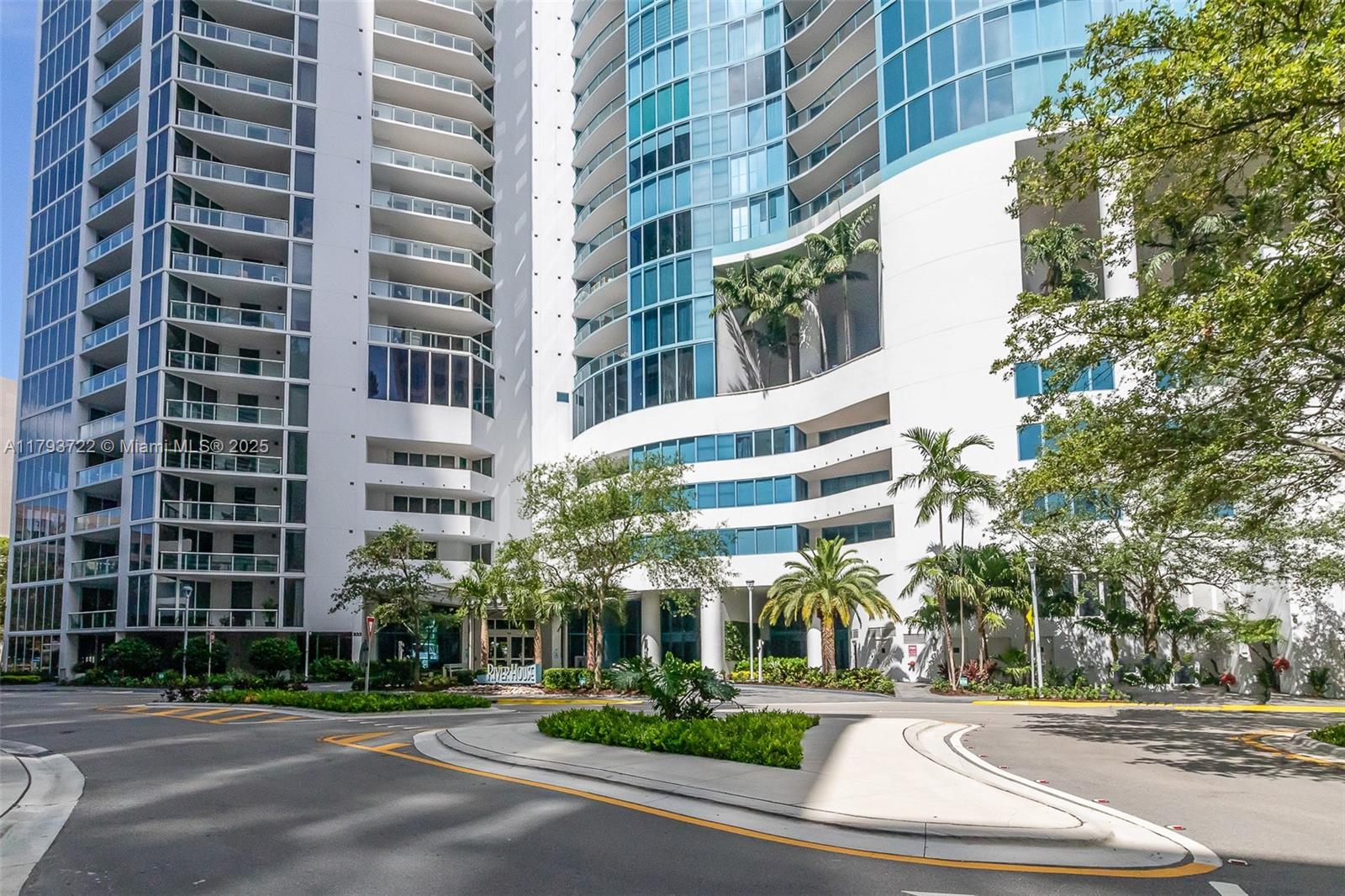 1ad5be0d-5205 333 Las Olas Way # 2401, Fort Lauderdale FL 33301 — #A11793722