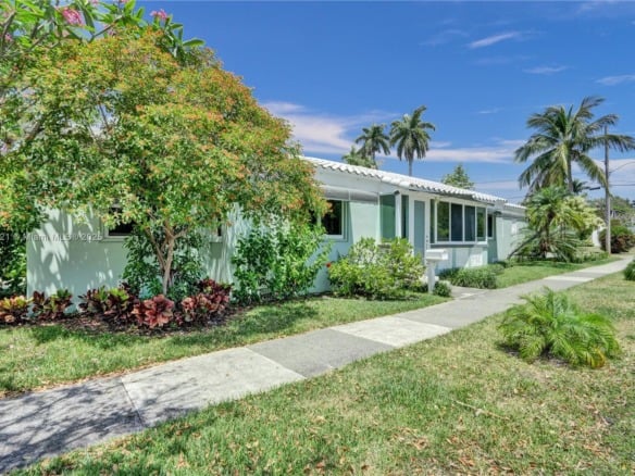 326 S 14th Ave, Hollywood FL 33020 — #A11796921