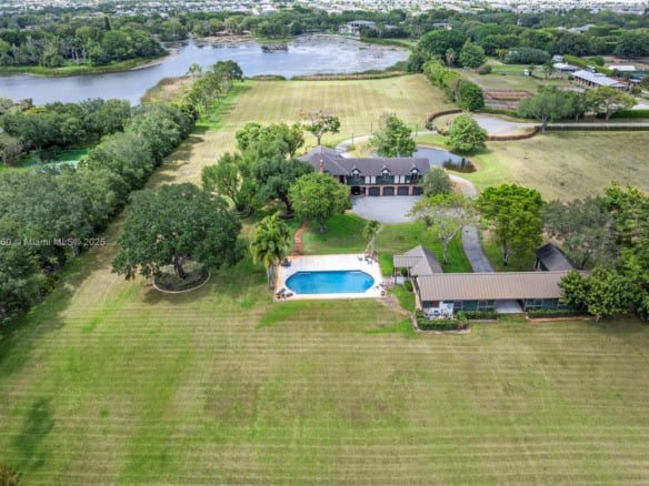 8700 Surrey Ln, Boca Raton FL 33496 — #A11797160