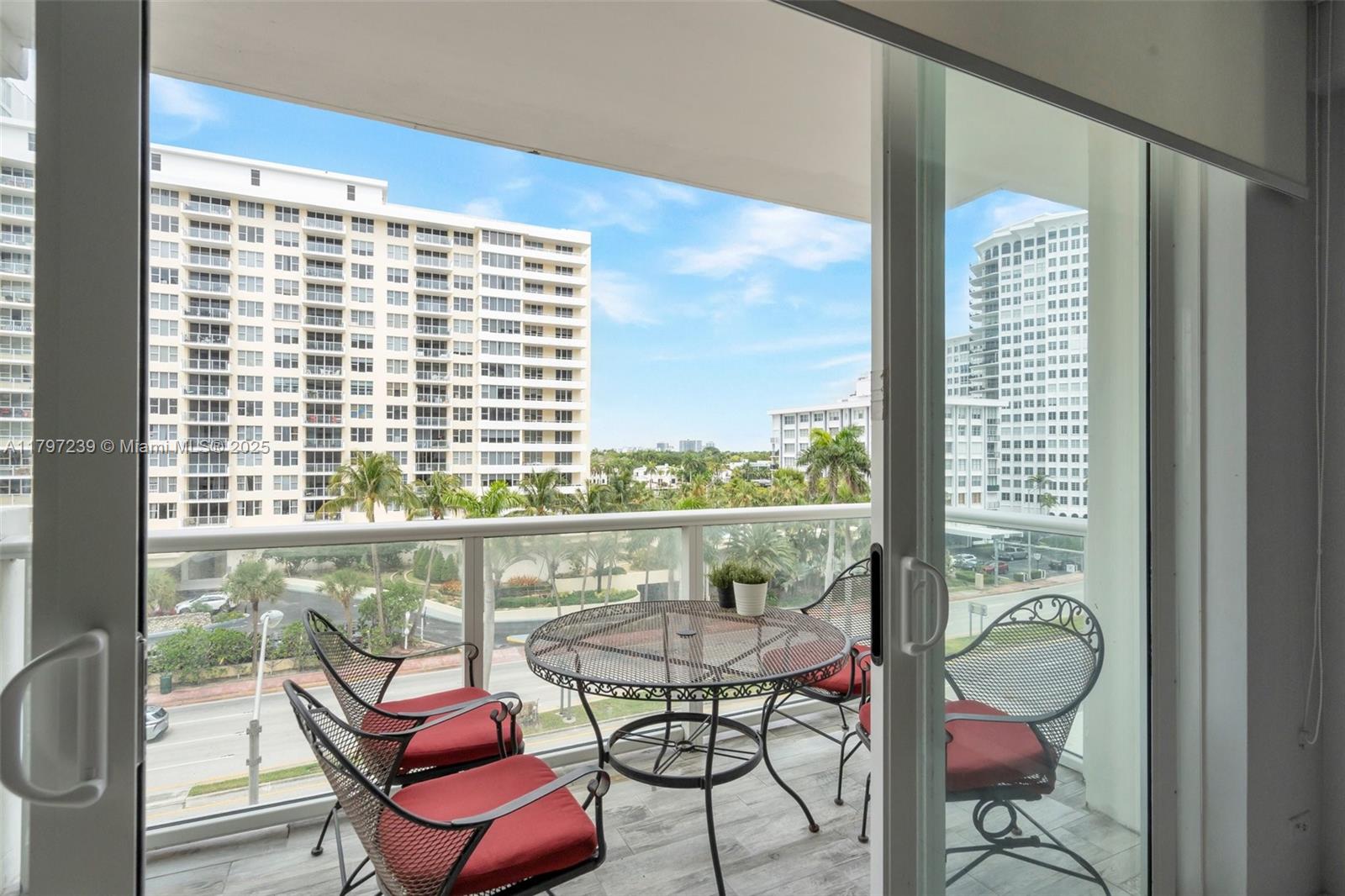 1ad5be0d-5279 5601 Collins Ave # 615, Miami Beach FL 33140 — #A11797239