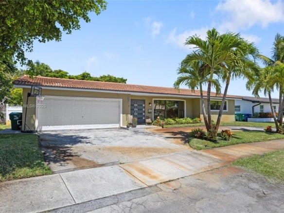 20375 NE 22nd Pl, Miami FL 33180 — #A11797566
