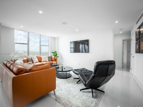 5600 Collins Ave # 14K, Miami Beach FL 33140 — #A11801027