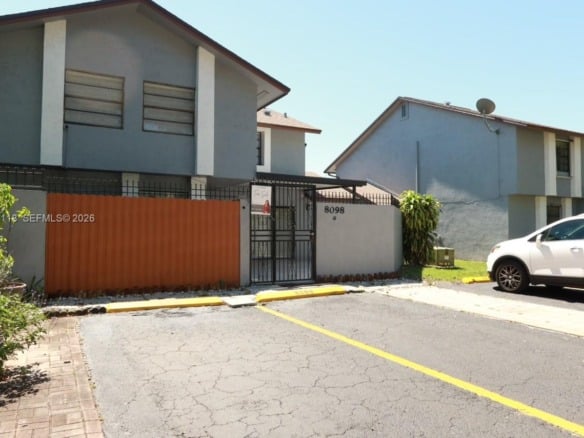 8098 NW 99th Ter, Hialeah Gardens FL 33016 — #A11801118