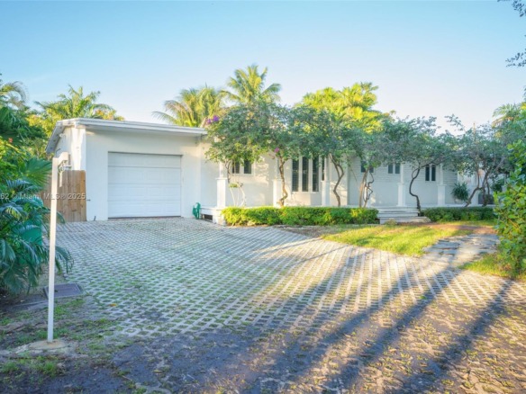 355 Redwood Ln, Key Biscayne FL 33149 — #A11849162
