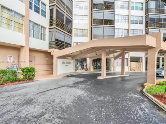 1400 Saint Charles Pl # L4, Pembroke Pines FL 33026 — #A11803734