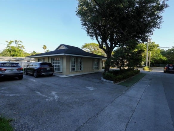8125 SW 120th St, Pinecrest FL 33156 — #A11804478