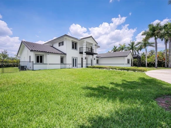 5121 SW 210th Ter, Southwest Ranches FL 33332 — #A11804628