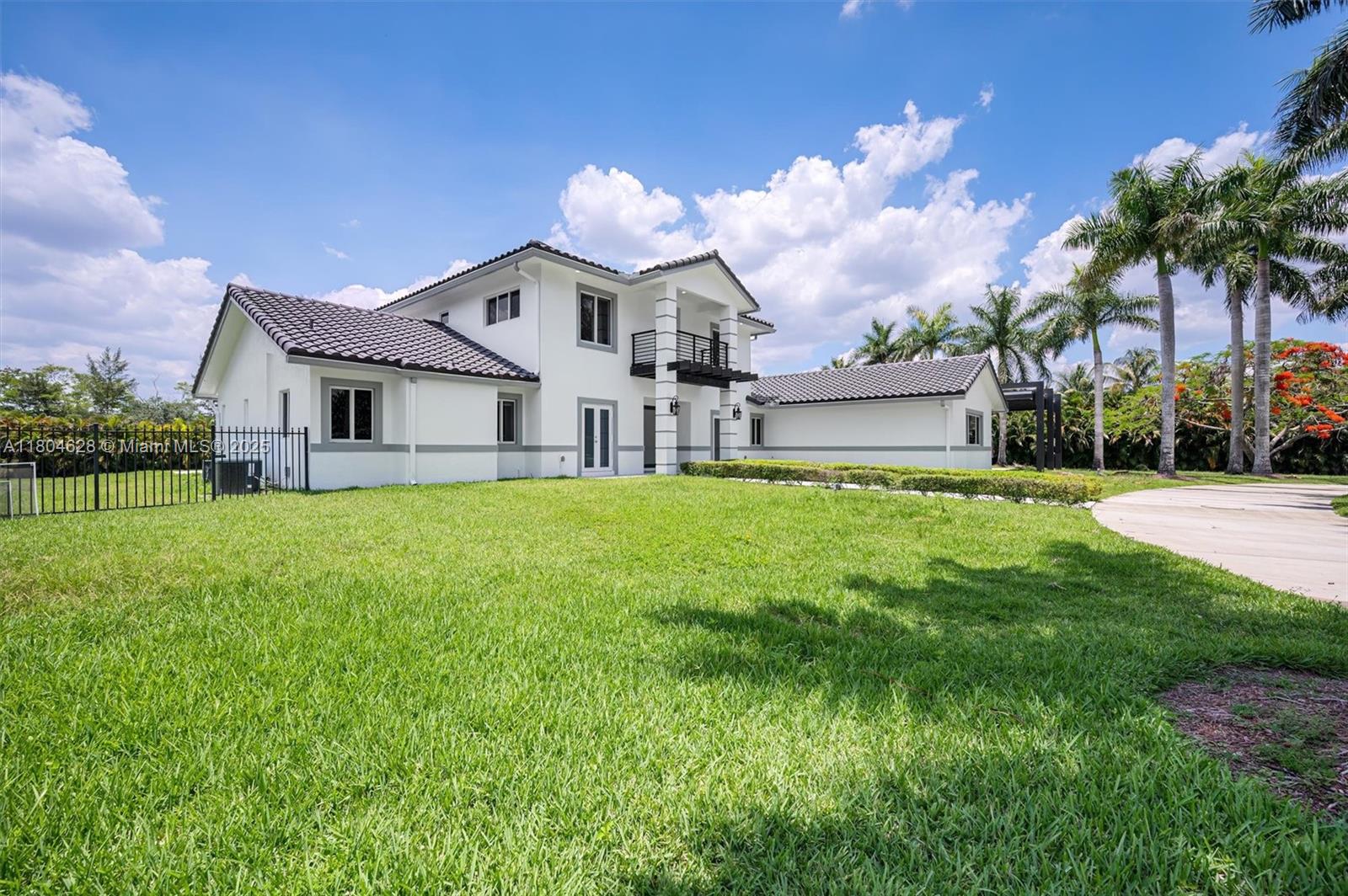 5121 SW 210th Ter, Southwest Ranches FL 33332 — #A11804628