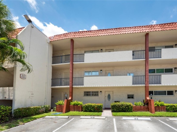 9823 S Hollybrook Lake Dr # 105, Pembroke Pines FL 33025 — #A11806952