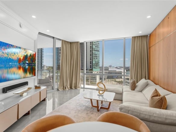 851 NE 1st Ave # 1409, Miami FL 33132 — #A11807380
