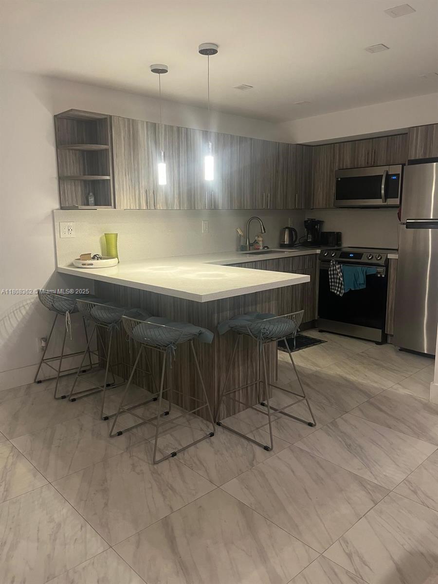 1ad5be0d-5533 2145 Pierce St # 422, Hollywood FL 33020 — #A11808362