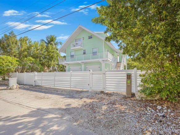 41 Mutiny Pl, Key Largo FL 33037 — #A11808732