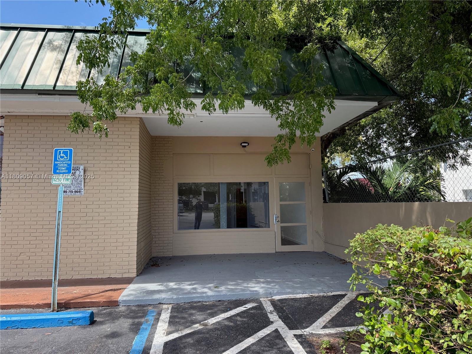 1ad5be0d-5555 8320 SW 124th St, Pinecrest FL 33156 — #A11809057