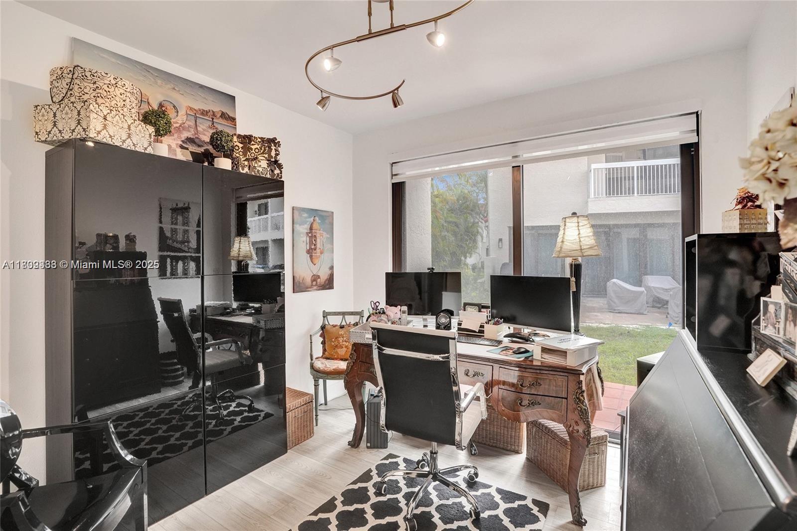 1ad5be0d-5561 21388 Marina Cove Cir # G, Aventura FL 33180 — #A11809333