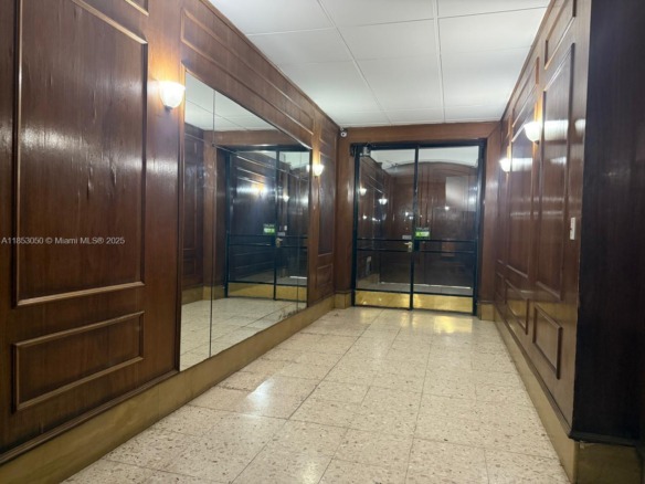 128 Bernardo de Irigoyen Montserrat # 7, FL 128 — #A11853050