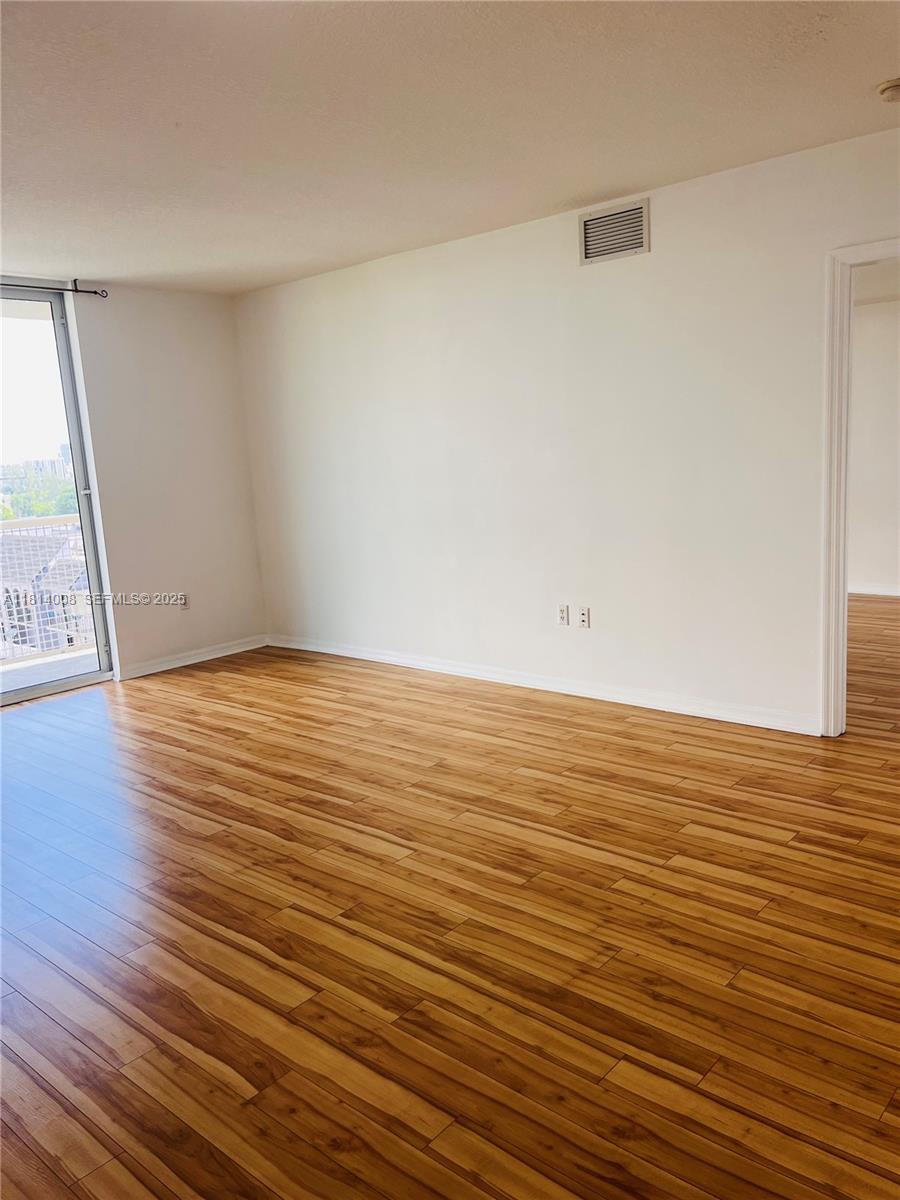 1ad5be0d-5672 900 SW 8th St # 806, Miami FL 33130 — #A11814008