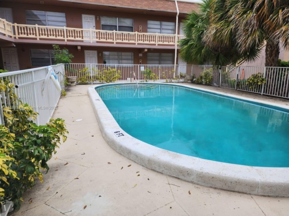 241 SE 9th Ave # 110, Pompano Beach FL 33060 — #A11818933