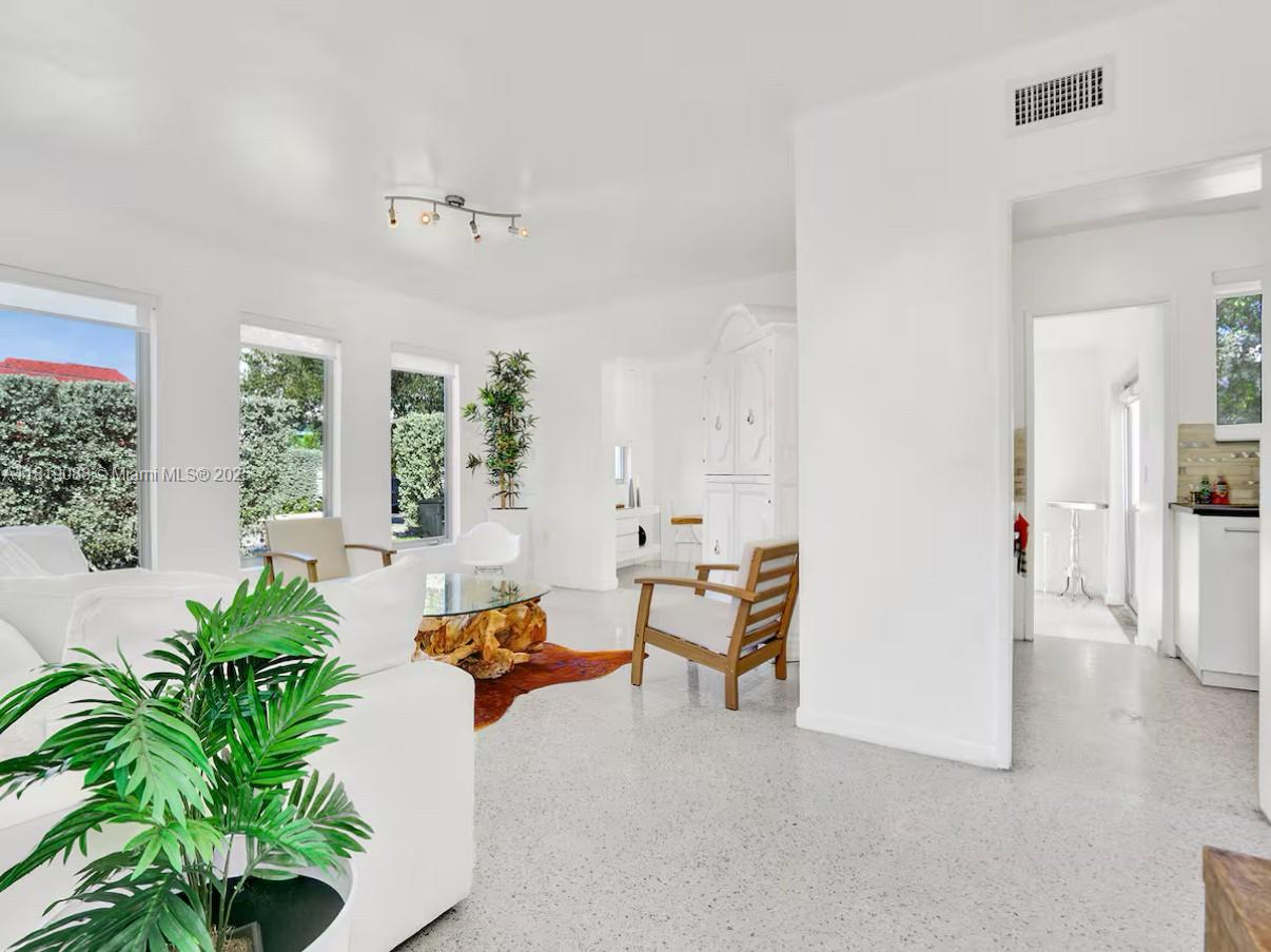 1ad5be0d-5787 7537 W Treasure Dr, North Bay Village FL 33141 — #A11819088