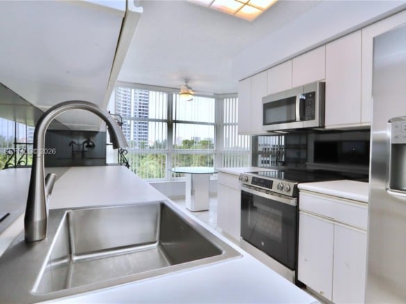 3530 Mystic Pointe Dr # 506, Aventura FL 33180 — #A11824603