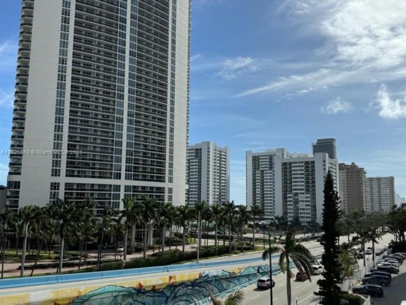 1825 S Ocean Dr # 514, Hallandale Beach FL 33009 — #A11826019