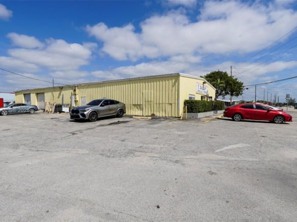 4201 N Dixie Hwy, Oakland Park FL 33334 — #A11826163