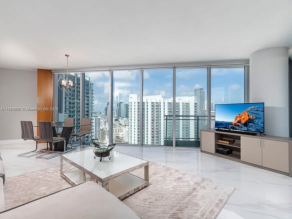 92 SW 3rd St # 3901, Miami FL 33130 — #A11826326
