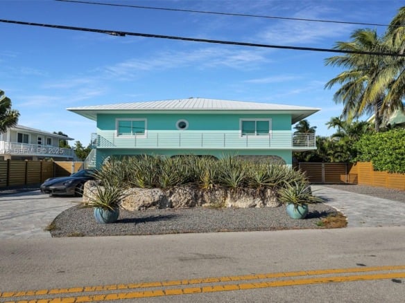 232 W Seaview Dr, Duck FL 33050 — #A11827478