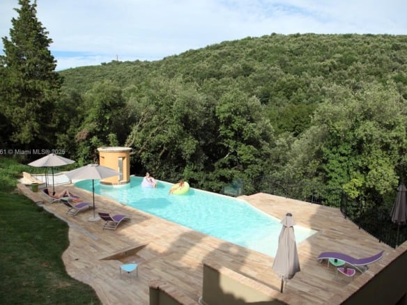 HOTEL FOR SALE UMBRIA ITALY, 0 — #A11827861