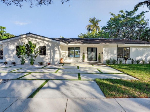 7101 E Troon Cir, Miami Lakes FL 33014 — #A11828760