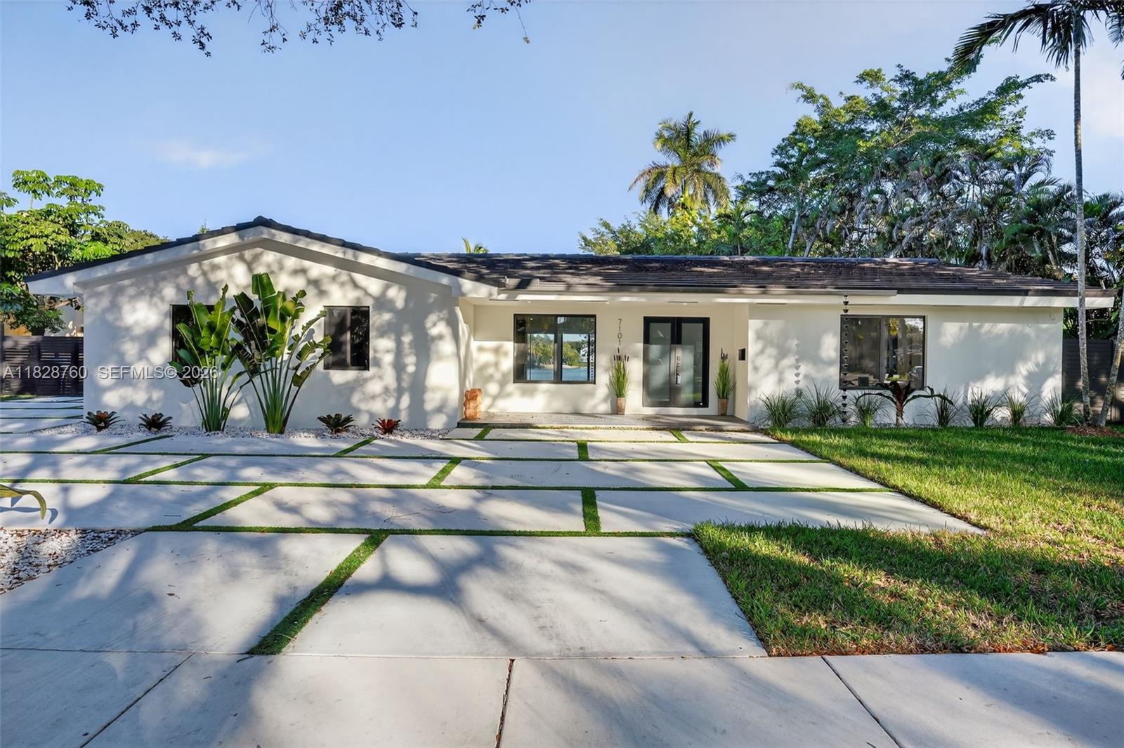 1ad5be0d-6024 7101 E Troon Cir, Miami Lakes FL 33014 — #A11828760