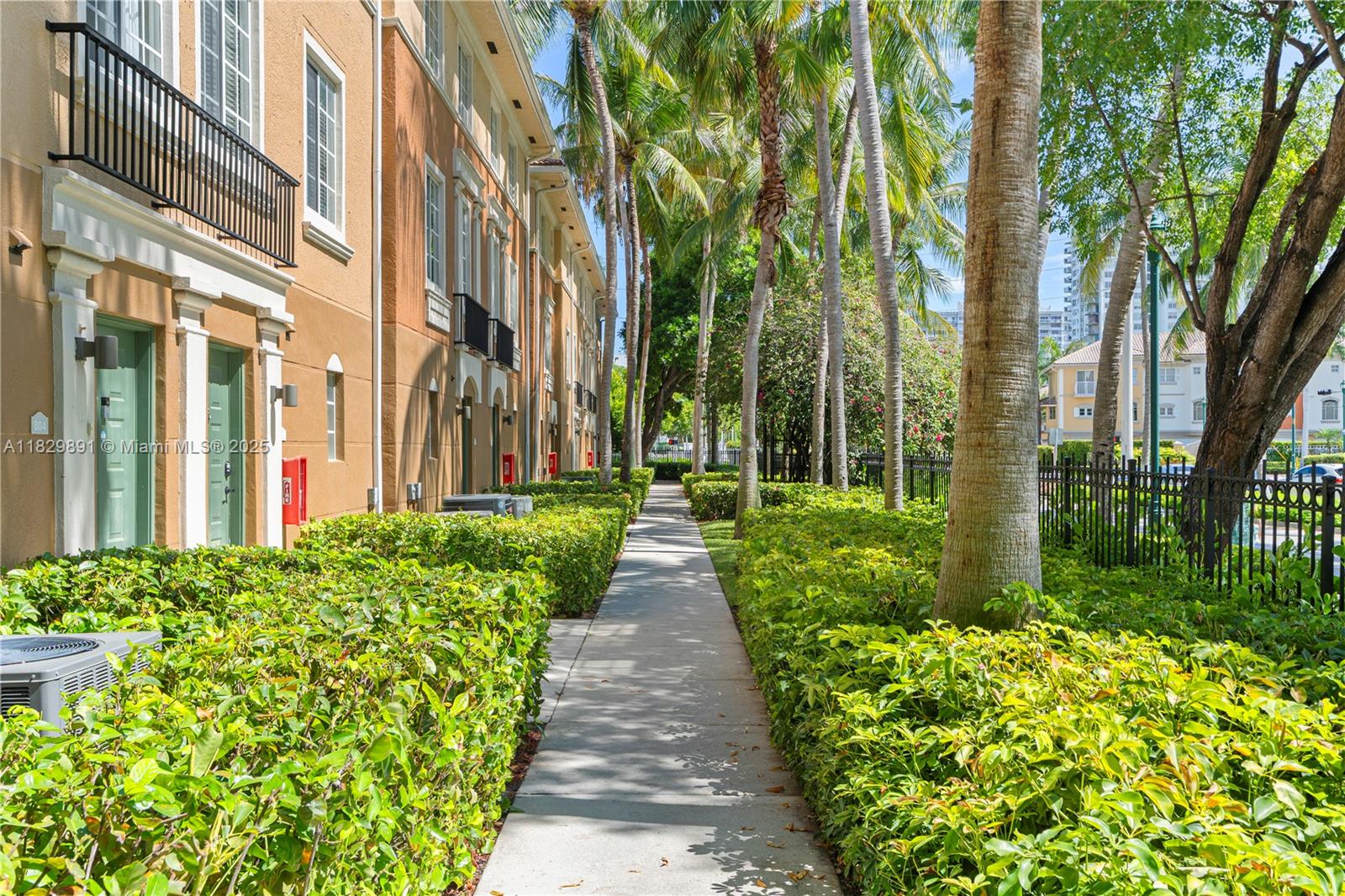 1ad5be0d-6062 2811 NE 185th St # 804, Aventura FL 33180 — #A11829891