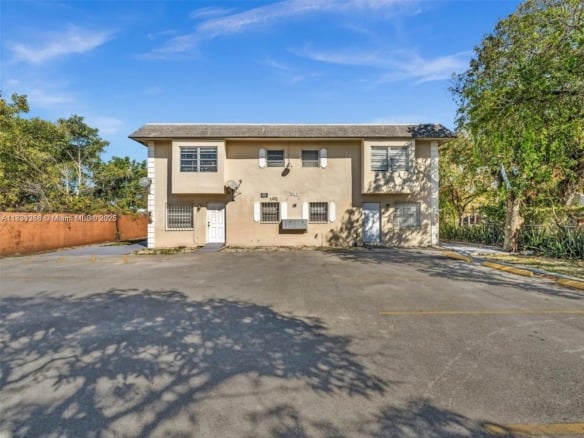 842 NW 1st Ave, Fort Lauderdale FL 33311 — #A11831358