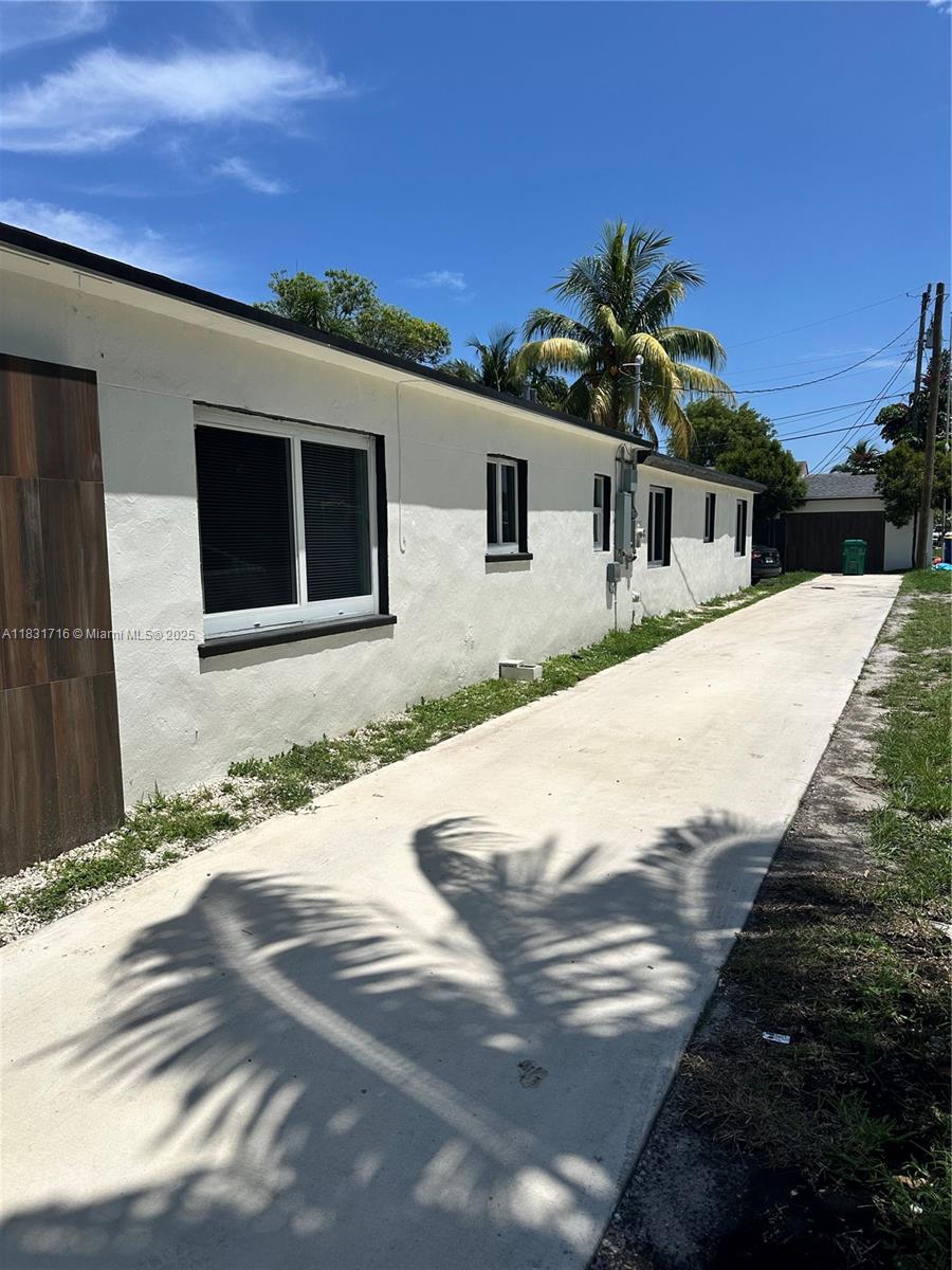 1ad5be0d-6121 42 SE 10th Ter, Dania Beach FL 33004 — #A11831716