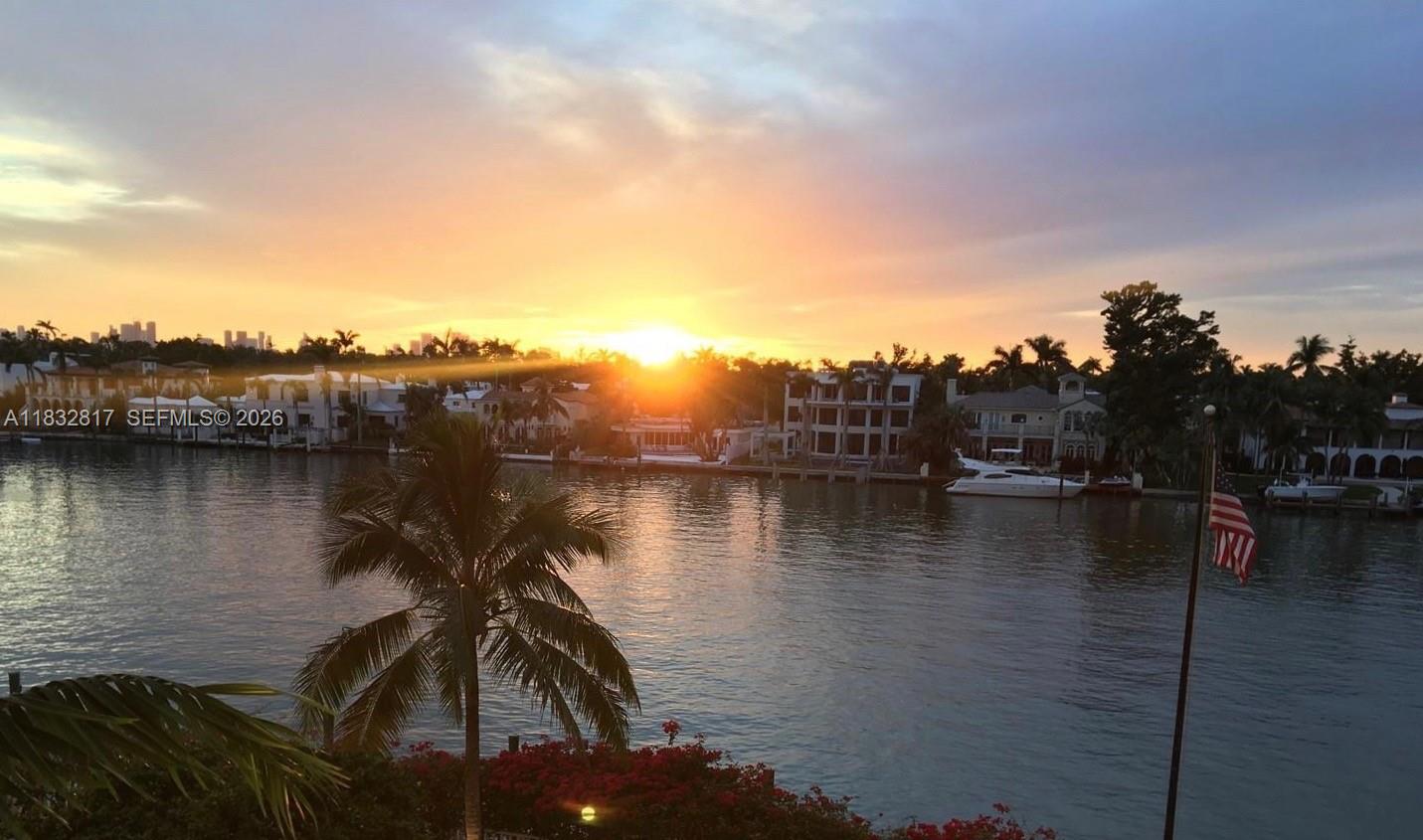 5700 Collins Ave # 6J, Miami Beach FL 33140 — #A11832817