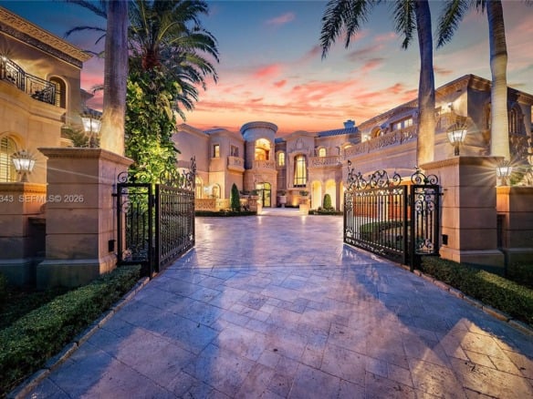 209 Commodore Dr, Jupiter FL 33477 — #A11833343