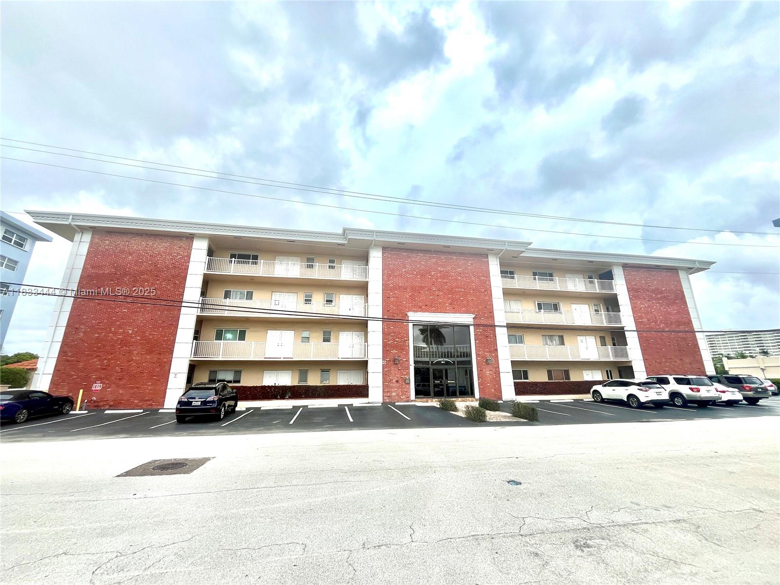 1ad5be0d-6173 2841 NE 33rd Ct # 104, Fort Lauderdale FL 33306 — #A11833444