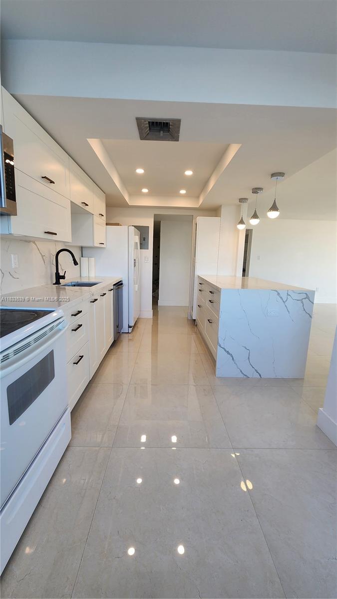 1ad5be0d-6175 18051 Biscayne Blvd # 1705, Aventura FL 33160 — #A11833539
