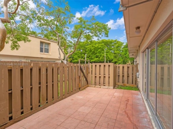 8256 NW 9th Ct # 2, Plantation FL 33324 — #A11834277