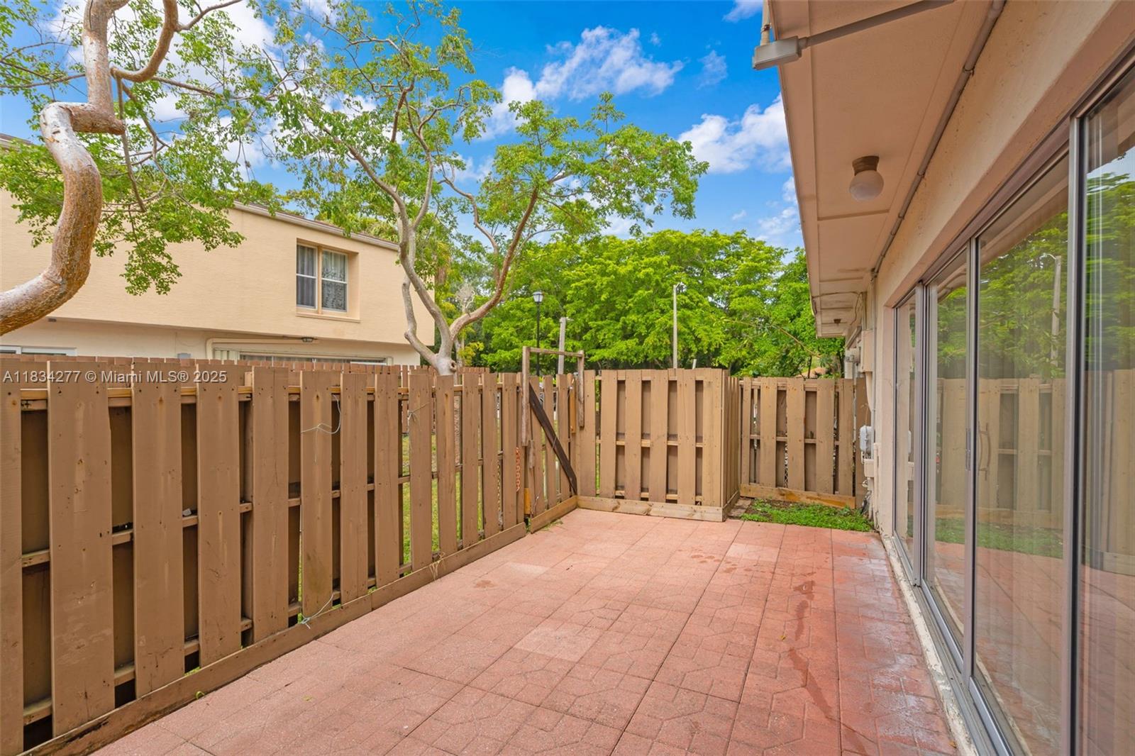 1ad5be0d-6197 8256 NW 9th Ct # 2, Plantation FL 33324 — #A11834277