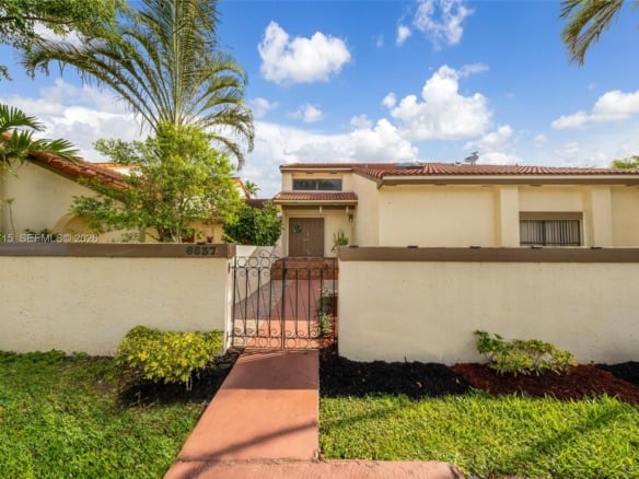 6637 NW 181st Ln, Hialeah FL 33015 — #A11835715