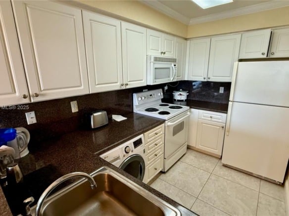 2501 S Ocean Dr # 427, Hollywood FL 33019 — #A11835924