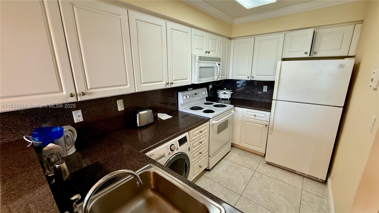 1ad5be0d-6234 2501 S Ocean Dr # 427, Hollywood FL 33019 — #A11835924