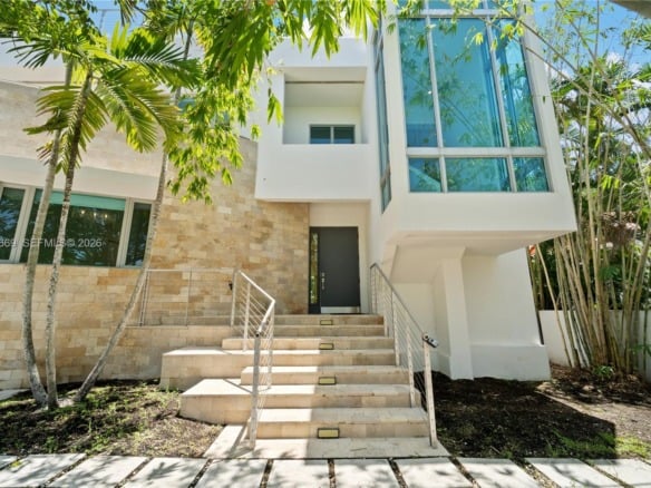 5625 N Bay Rd, Miami Beach FL 33140 — #A11836669