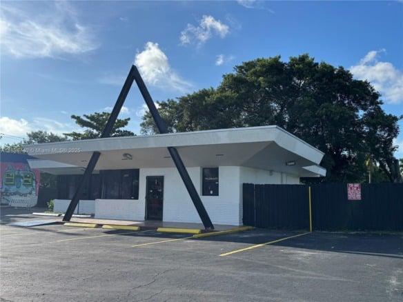 1605 NW 95th St, Miami FL 33147 — #A11836740