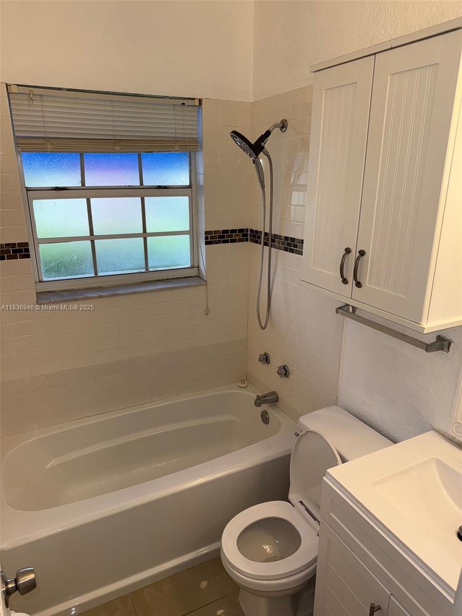 1ad5be0d-6266 5201 SW 31st Ave # 112, Dania Beach FL 33312 — #A11836946