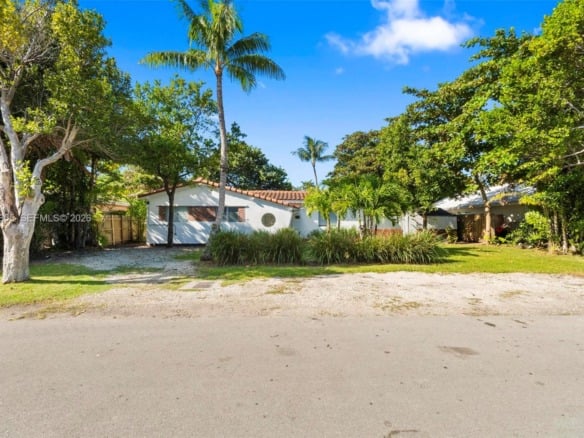 738 Fernwood Rd, Key Biscayne FL 33149 — #A11838855