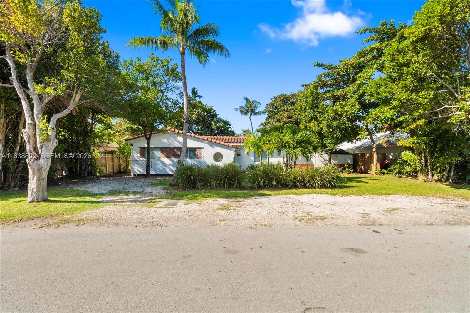 1ad5be0d-6326 738 Fernwood Rd, Key Biscayne FL 33149 — #A11838855