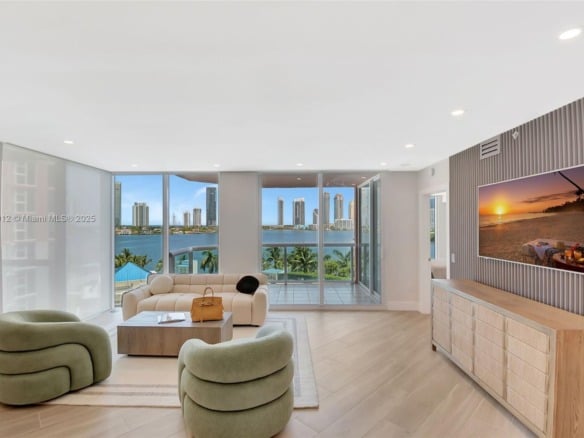 3370 Hidden Bay Dr # 812, Aventura FL 33180 — #A11838912